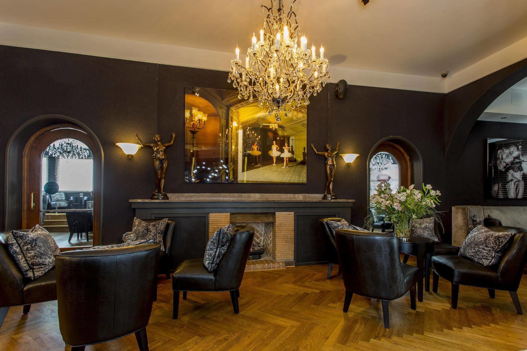 St. Petersbourg Hotel - Small Luxury Hotels Of The World Tallinn Exterior photo